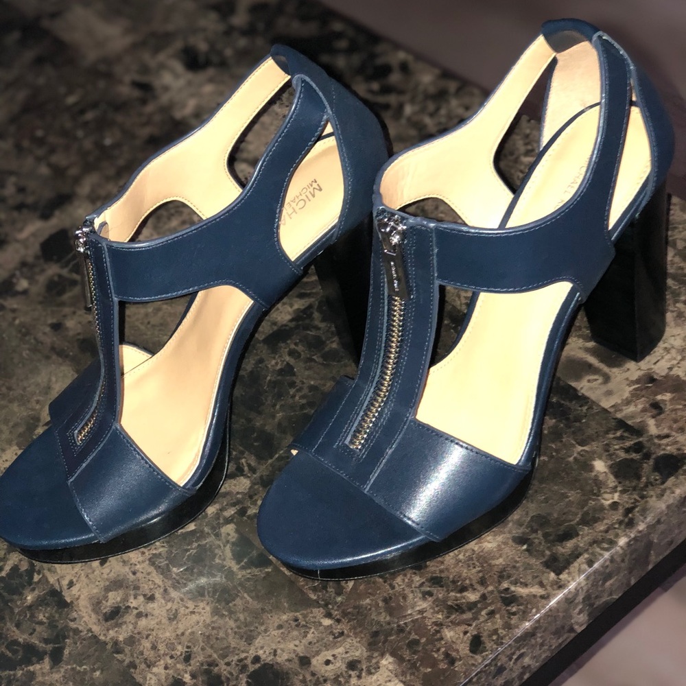 BRAND NEW MK HEELS🔹